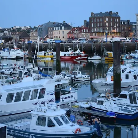 Apartment Le Confort Normand: Quayside Comfort With Netflix & Free Parking Dieppe